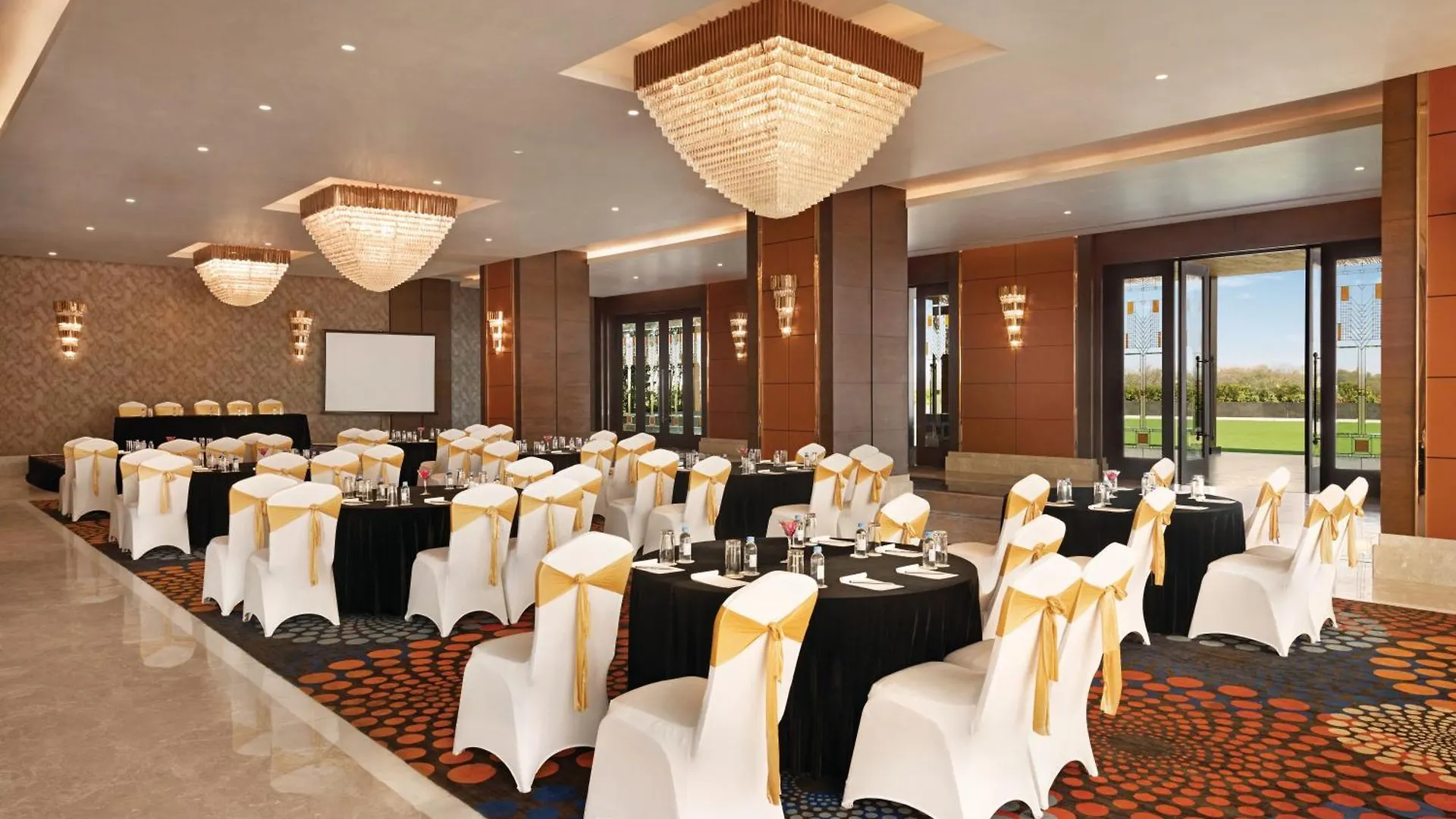 Wyndham Chandigarh Mohali 4*,